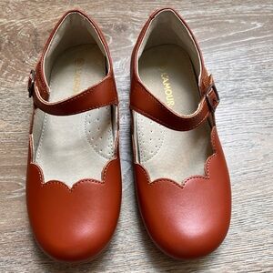 L'Amour Sonia Scalloped Flats